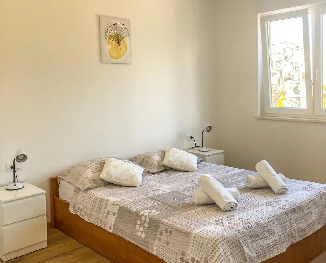 פולה Apartment Mare